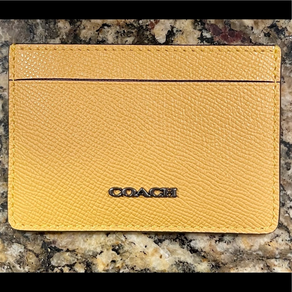 Coach, WB/Honeycomb Card Holder NWT. Style #C3647G